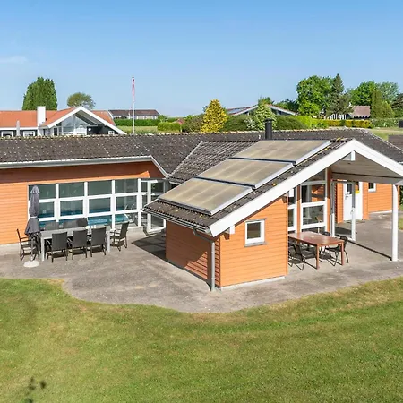 Pet Friendly In With Sauna - F04167 Ferienhaus *