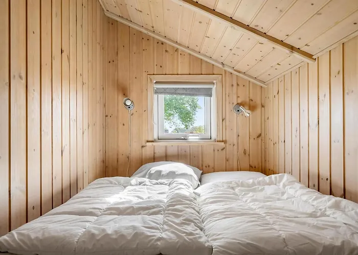 Pet Friendly In With Sauna - F04167