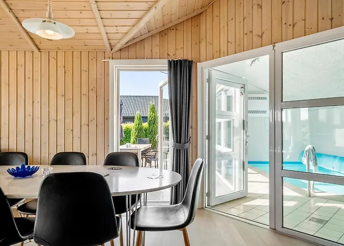 Pet Friendly In With Sauna - F04167 *
